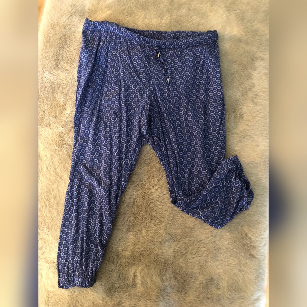 Old navy drawstring Capri pant